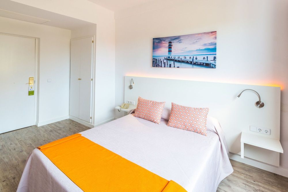Standard Double Room, Mountain View (3 Adults)