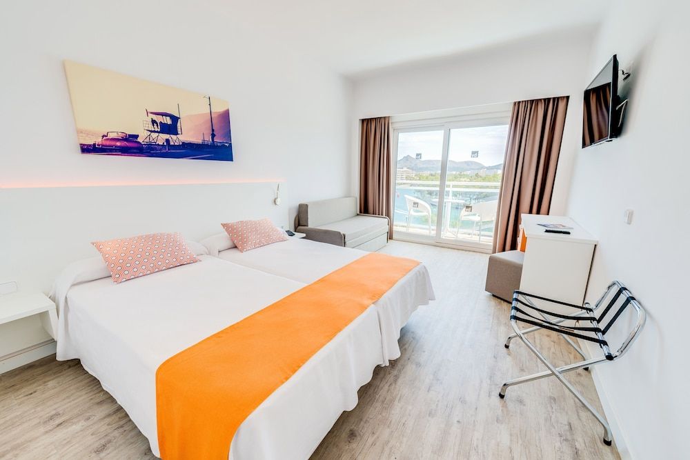 Superior Double Room, Pool View (2 Adults + 1 Child)