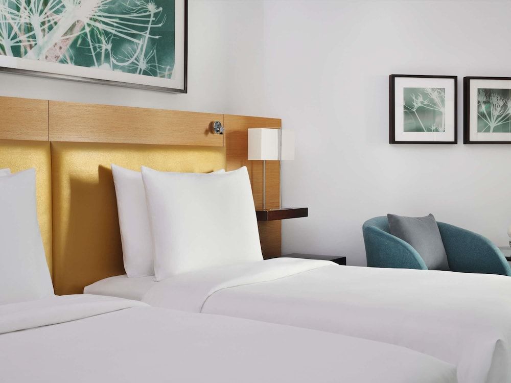 Mövenpick Hotel Jumeirah Beach Superior Twin Room, Balcony 3