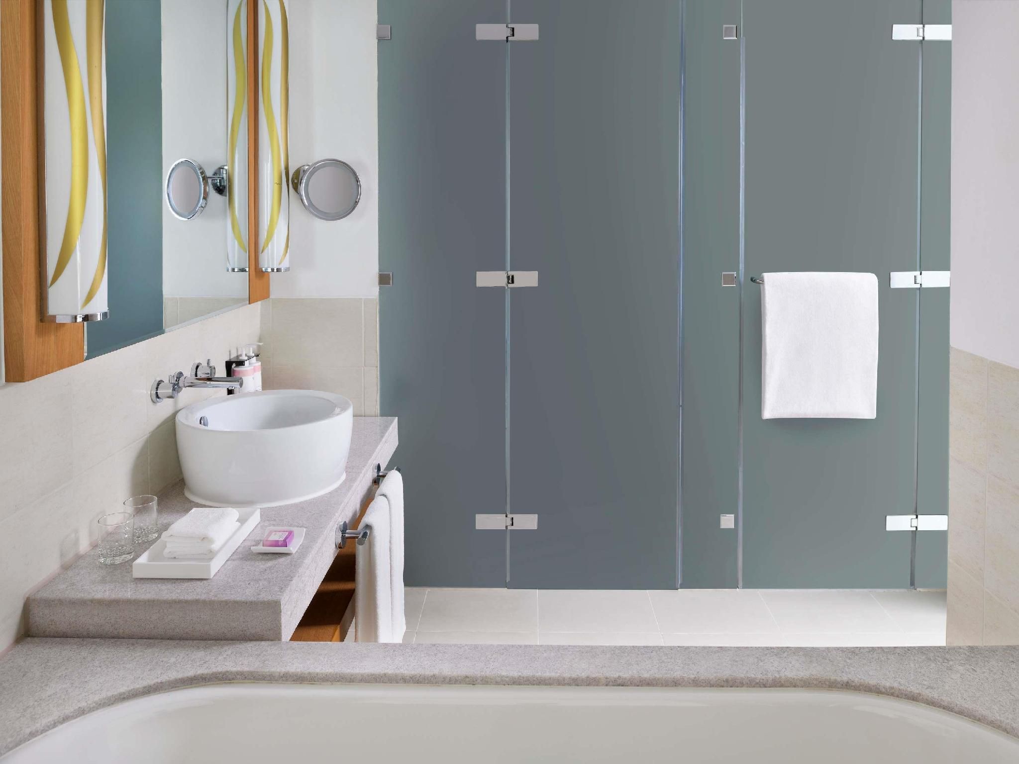 Family Suite Partial Sea View with Balcony