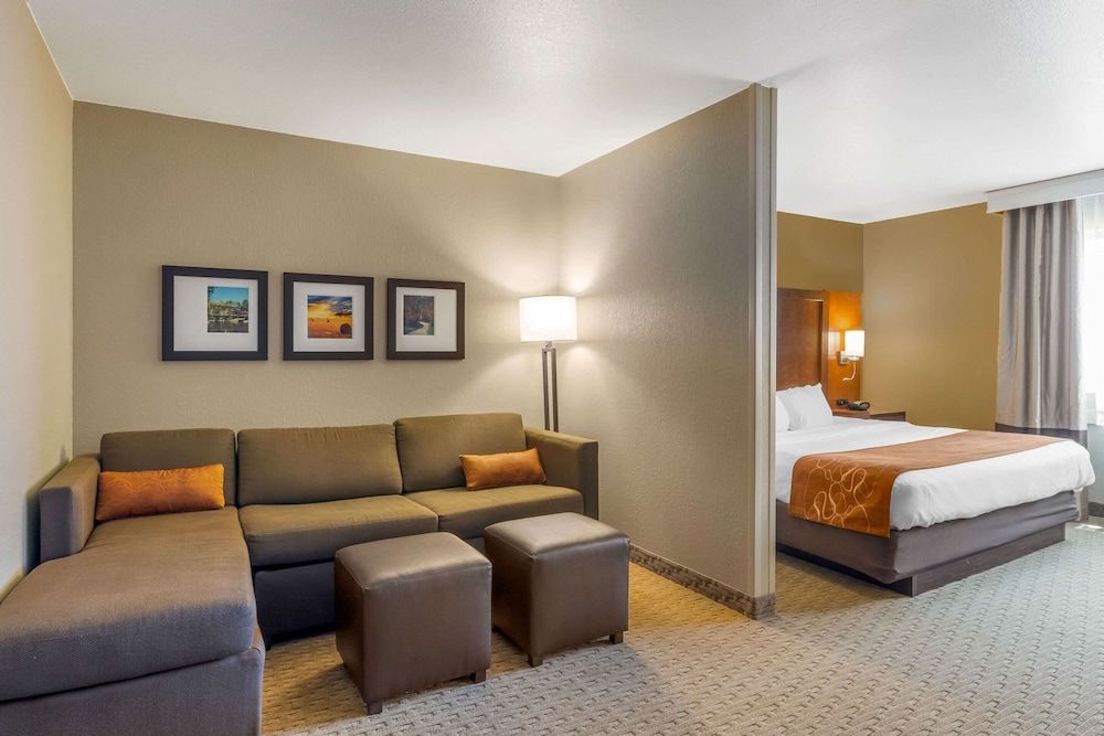 Suite, 1 King Bed, Non Smoking