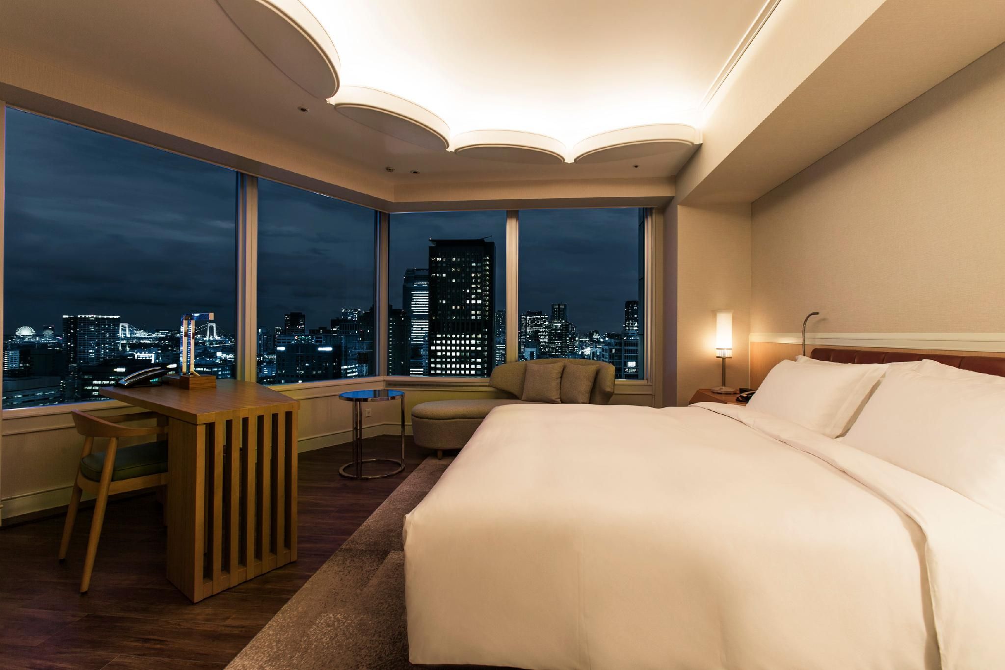 High Floor Corner King Room Non-Smoking