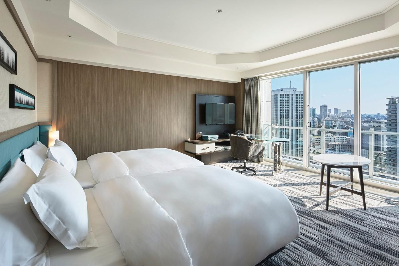 Panoramic Twin Room with Club Lounge Access - Non-Smoking Renewed October 2025