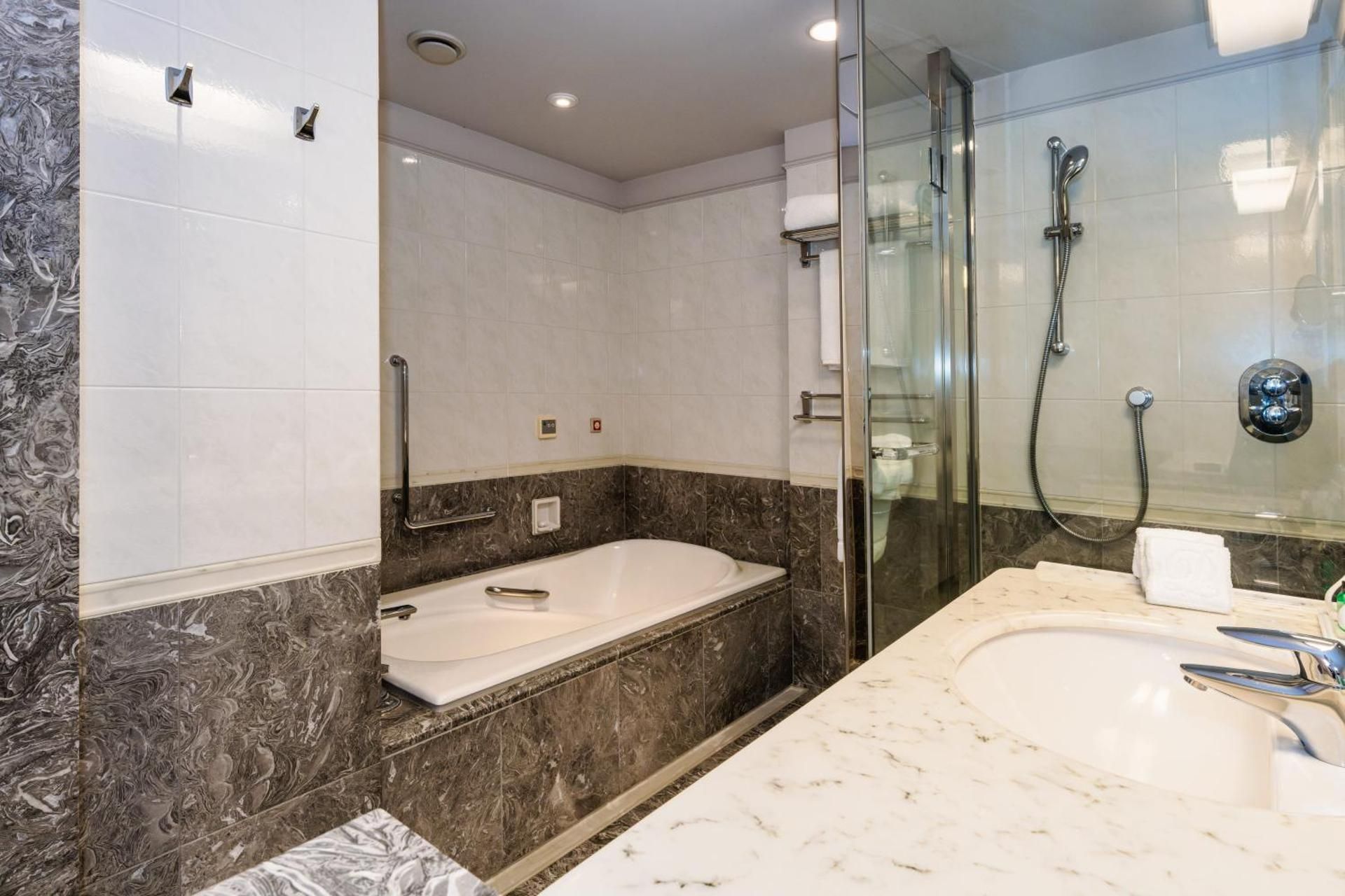 Park Suite
