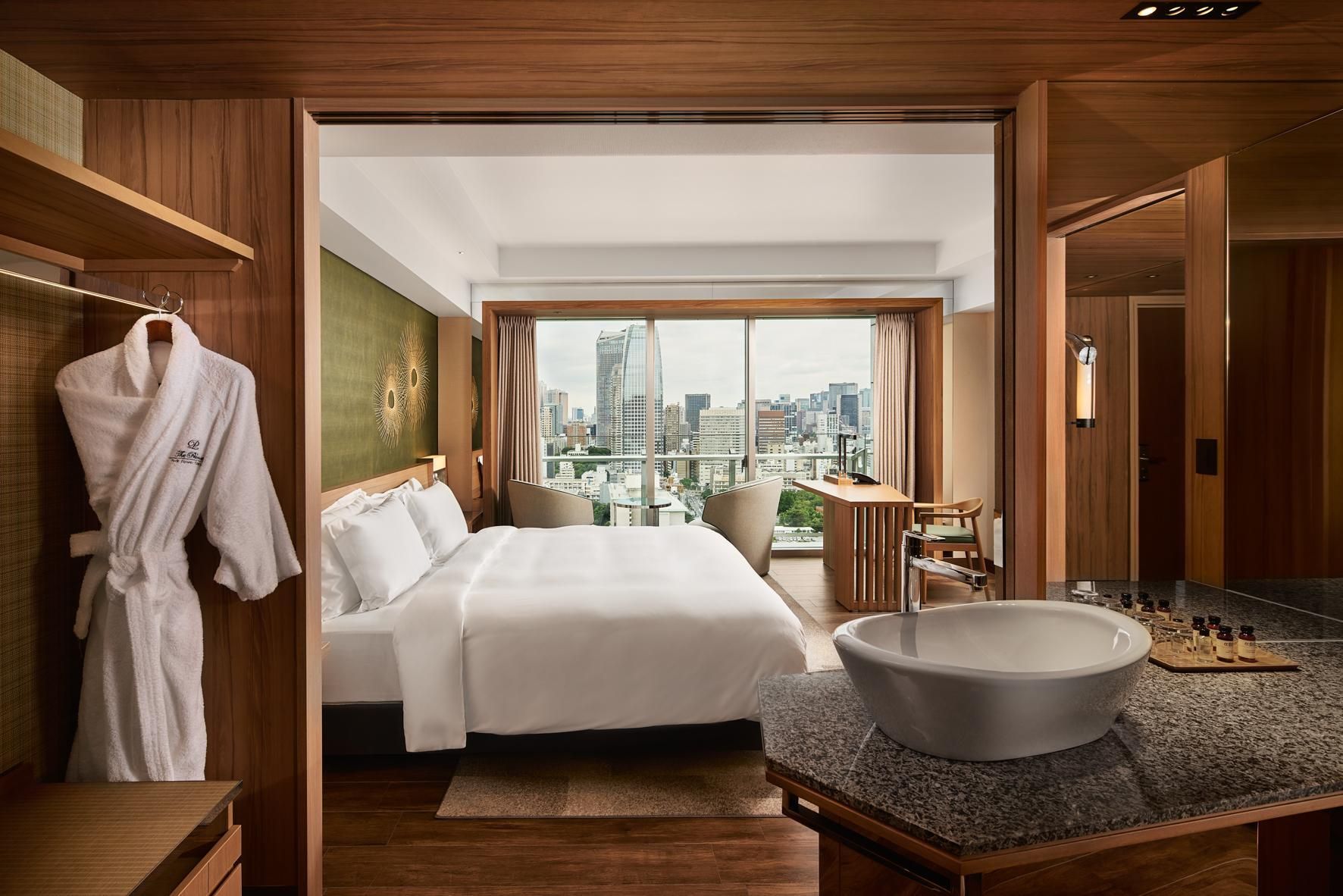 Club King Room
