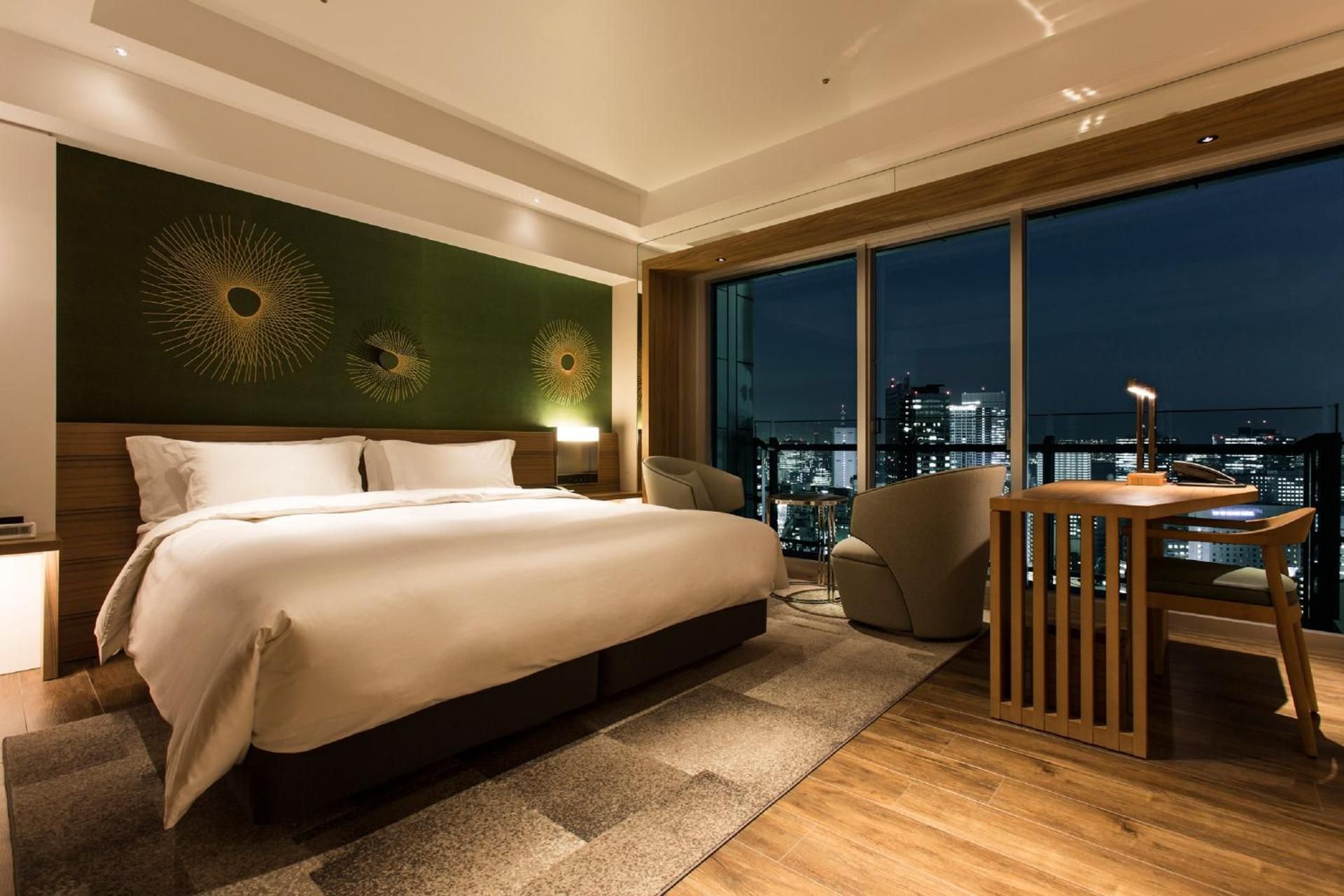 Club King Room