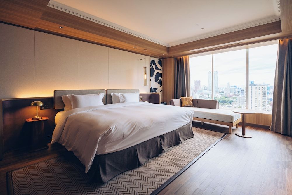 [October 2025 Newly Renovated] Tower View Suite, Non Smoking - Club Lounge Access, 32 Floor