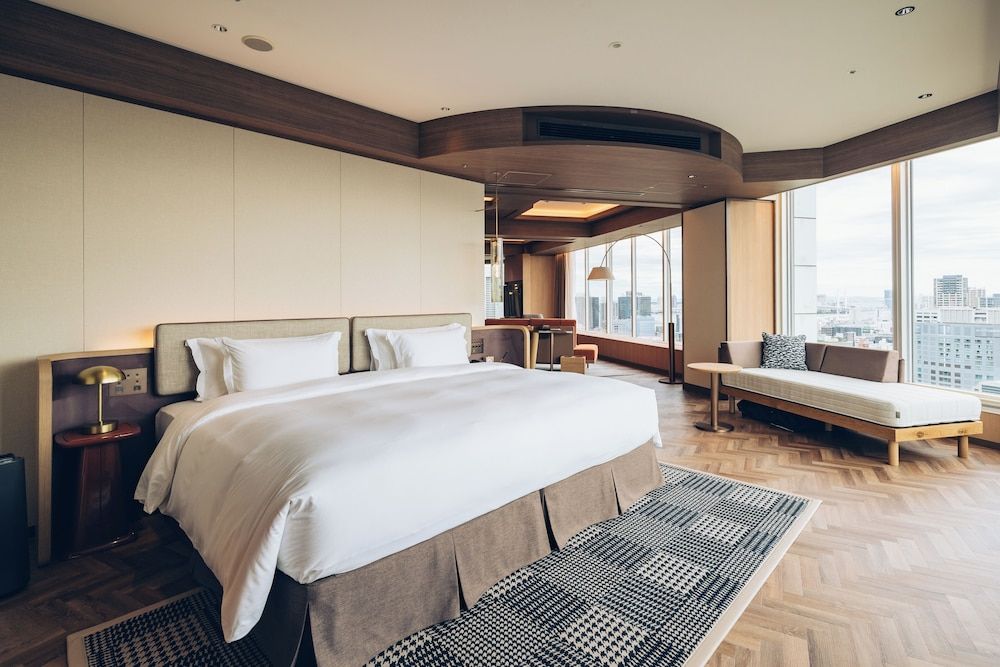 [October 2025 Newly Renovated] Panorama Suite, Non Smoking - Club Lounge Access, 32 Floor