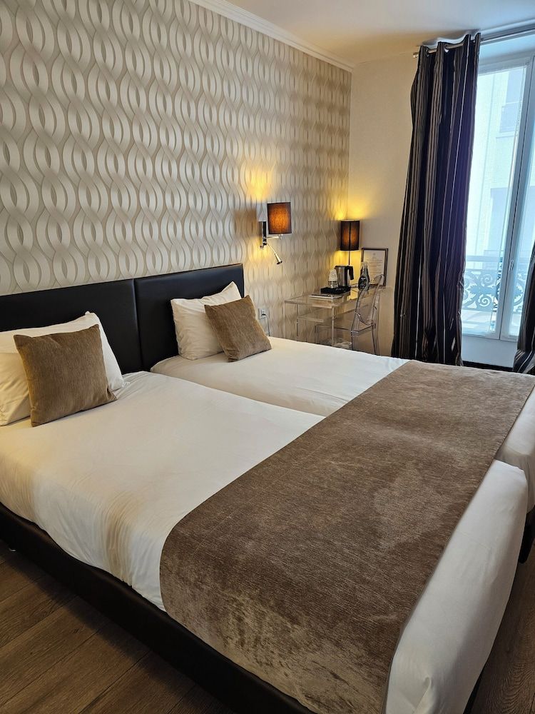 ATN Hotel Twin Room 3