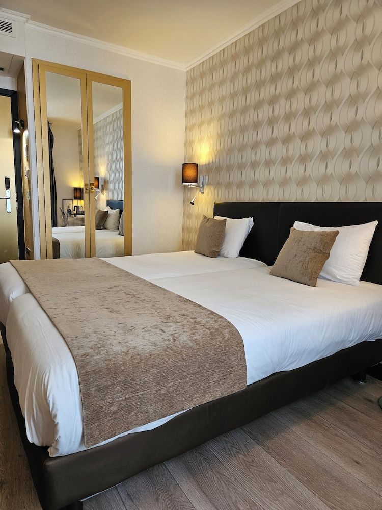 ATN Hotel Twin Room 4