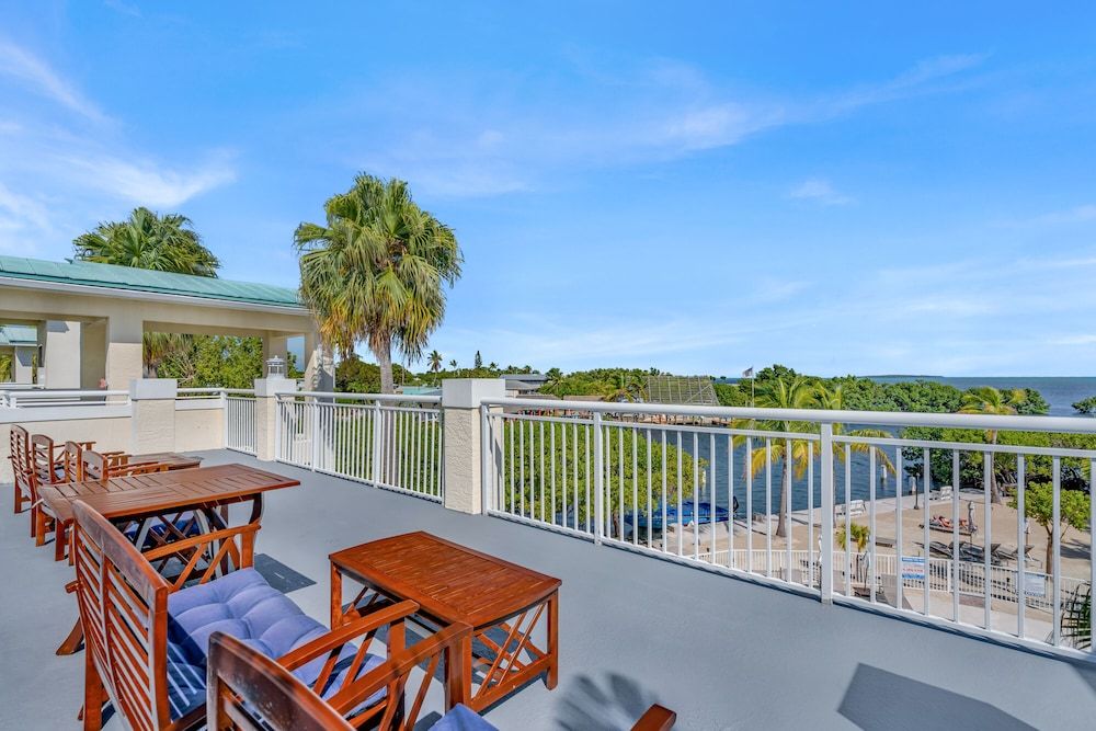 Dove Creek Resort & Marina, Trademark Collection by Wyndham Room, 1 King Bed, Non Smoking, Ocean View 9