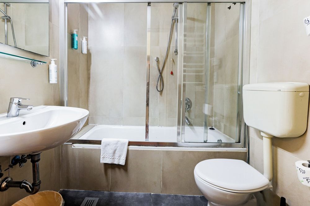 Albergo Firenze Standard Double or Twin Room 4