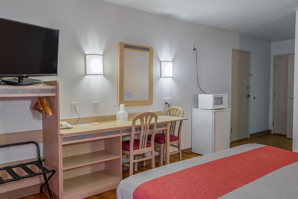 Standard Room, 1 King Bed, Non Smoking, Refrigerator & Microwave