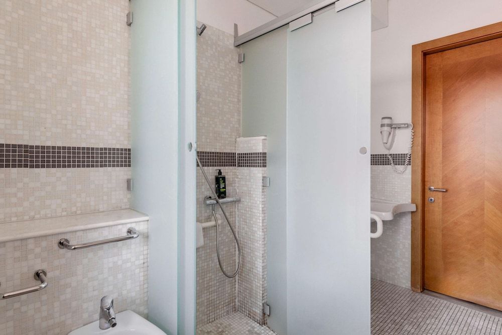 B&B Hotel Modena Standard Double Room, Accessible 6