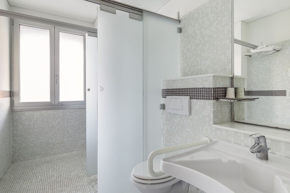 B&B Hotel Modena Standard Double Room, Accessible 4