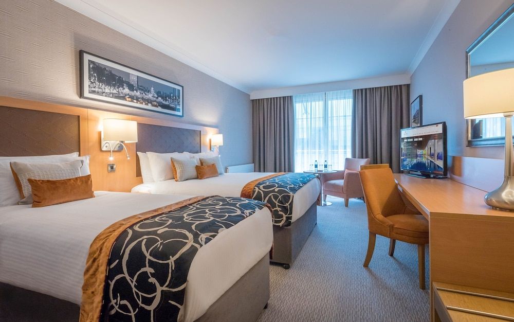 Clayton Hotel Cardiff Lane Deluxe Double Room 3