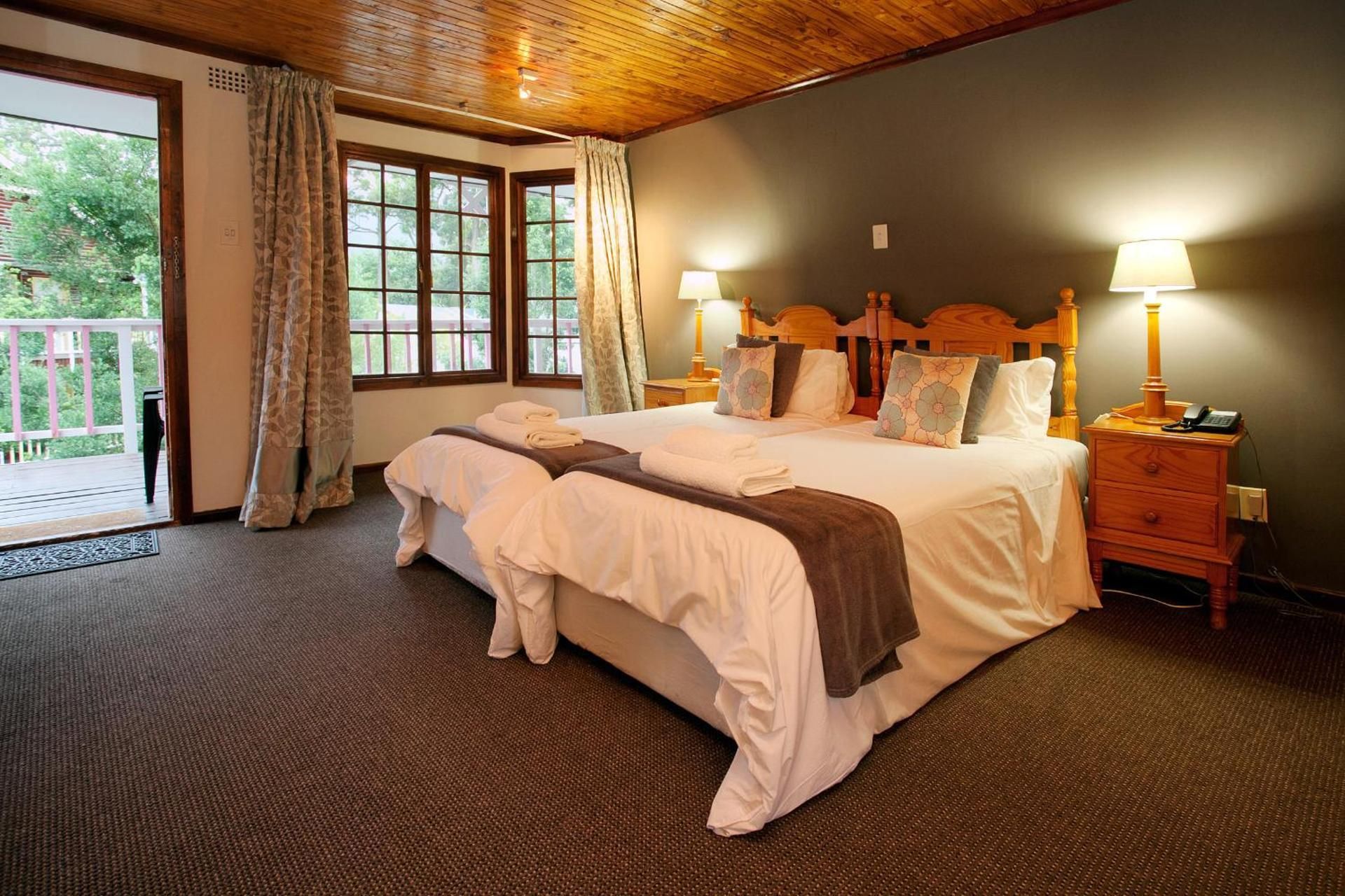 Chalet - East Log Room [SC]