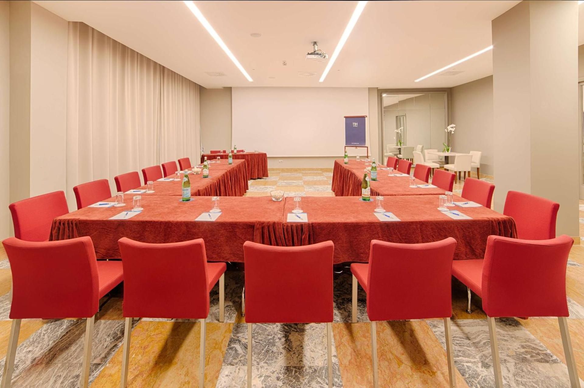 meeting room / ballrooms