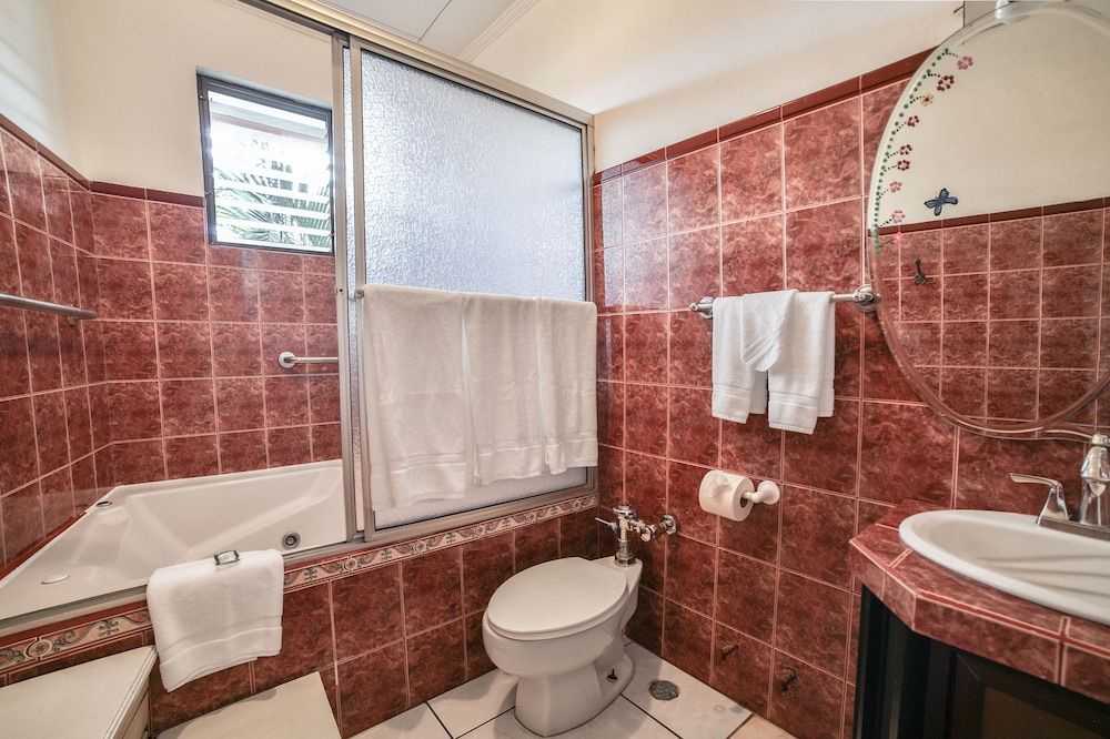 Adventure Inn Superior Room, 2 Queen Beds 18