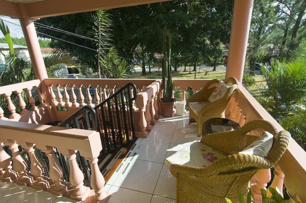 Adventure Inn Superior Room, 2 Queen Beds 13