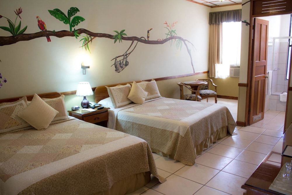 Adventure Inn Superior Room, 2 Queen Beds 9