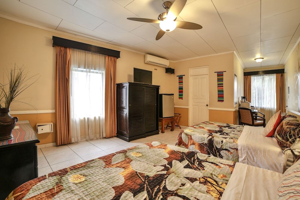 Adventure Inn Superior Room, 2 Queen Beds 19