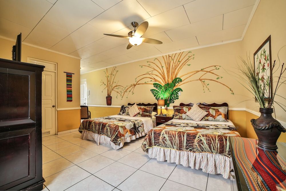 Adventure Inn Superior Room, 2 Queen Beds