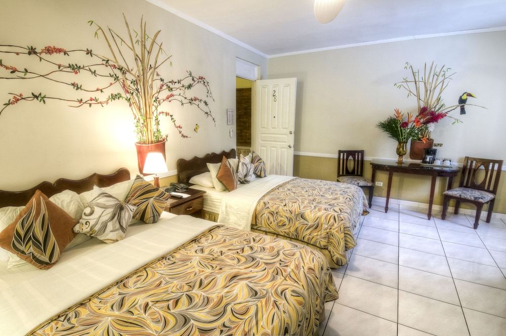 Adventure Inn Superior Room, 2 Queen Beds 7