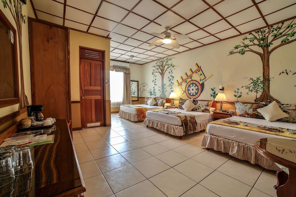 Adventure Inn Superior Room, 2 Queen Beds 4