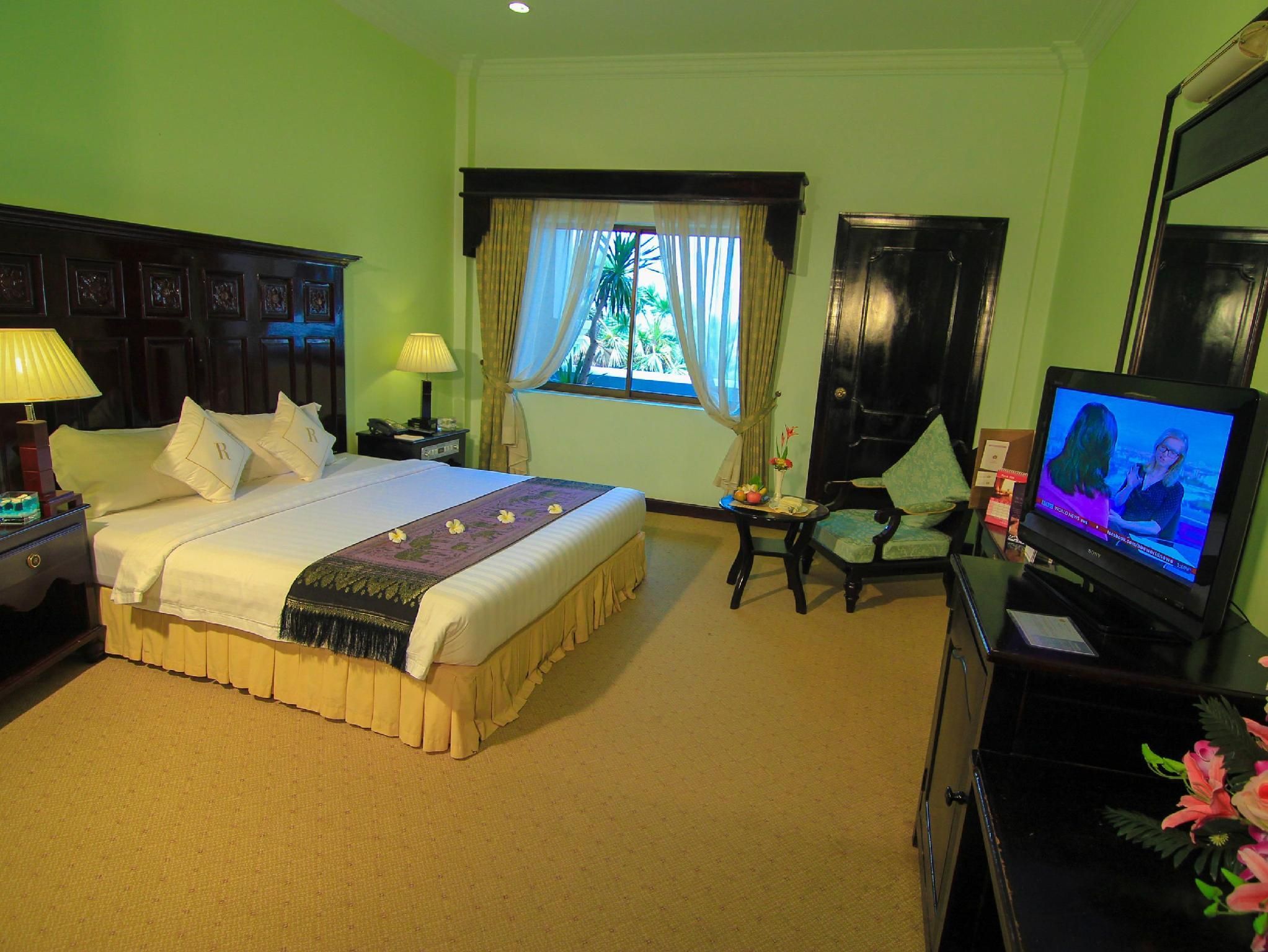 Deluxe Double Pool View