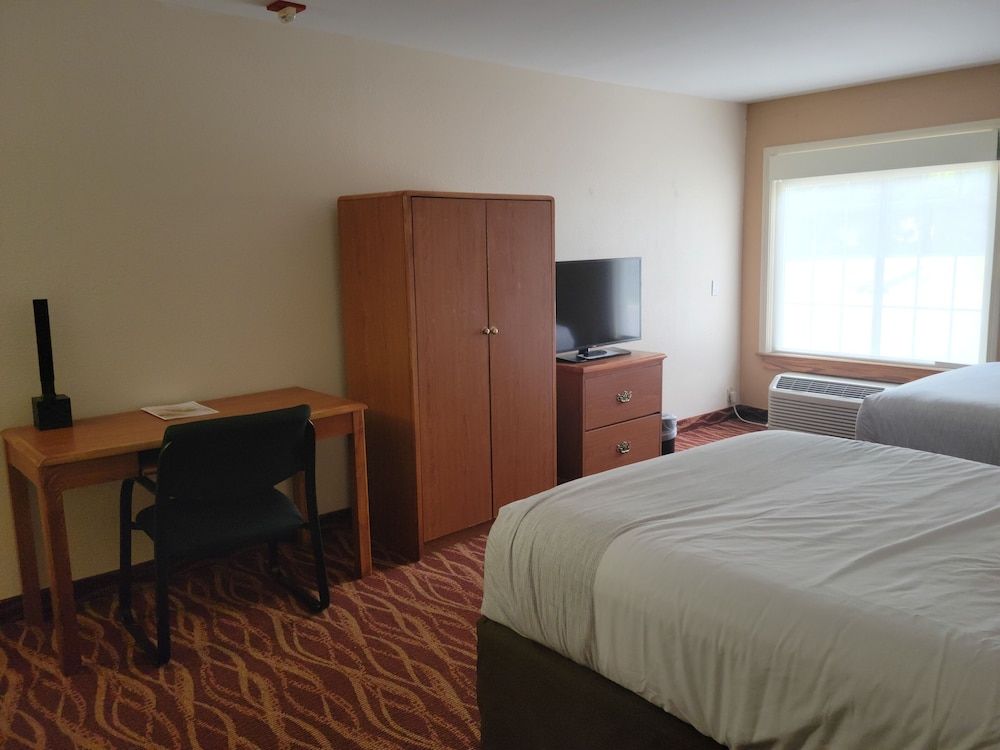 Room, 2 Queen Beds, Accessible, Non Smoking
