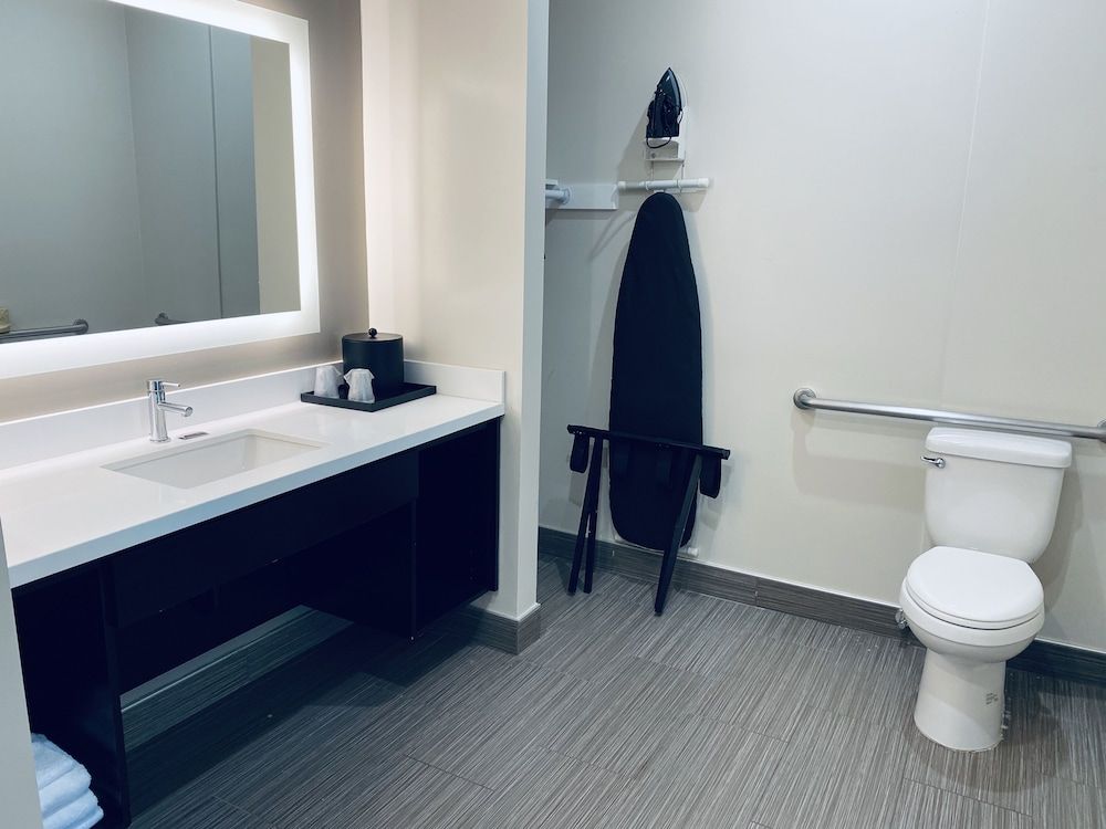 Granada Inn 1 Queen Bed Non Smoking 2