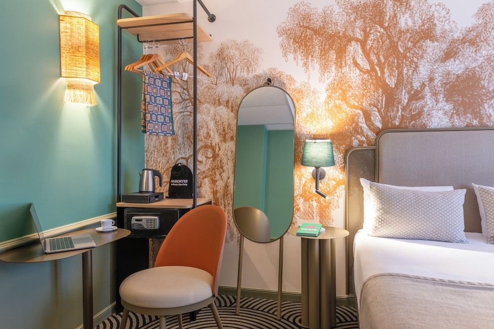 Avalon Hotel Paris Gare du Nord Superior Double Room 5