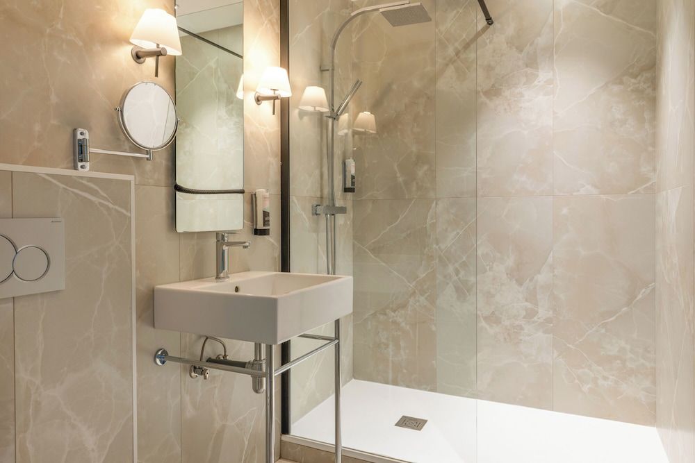 undefined Avalon Hotel Paris Gare du Nord 7