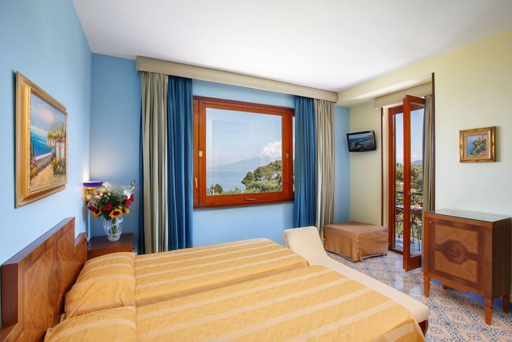 undefined Johanna Park Hotel