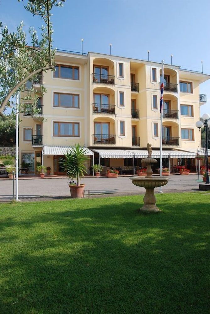 undefined Johanna Park Hotel 10