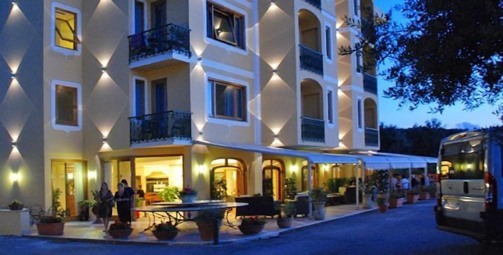 undefined Johanna Park Hotel 6