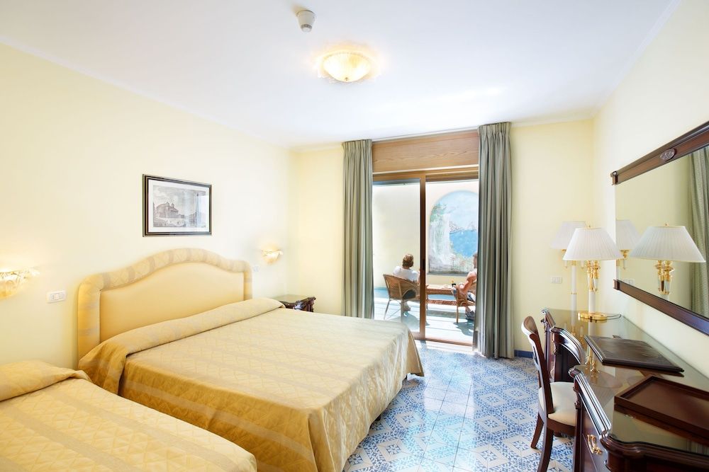 undefined Johanna Park Hotel 2