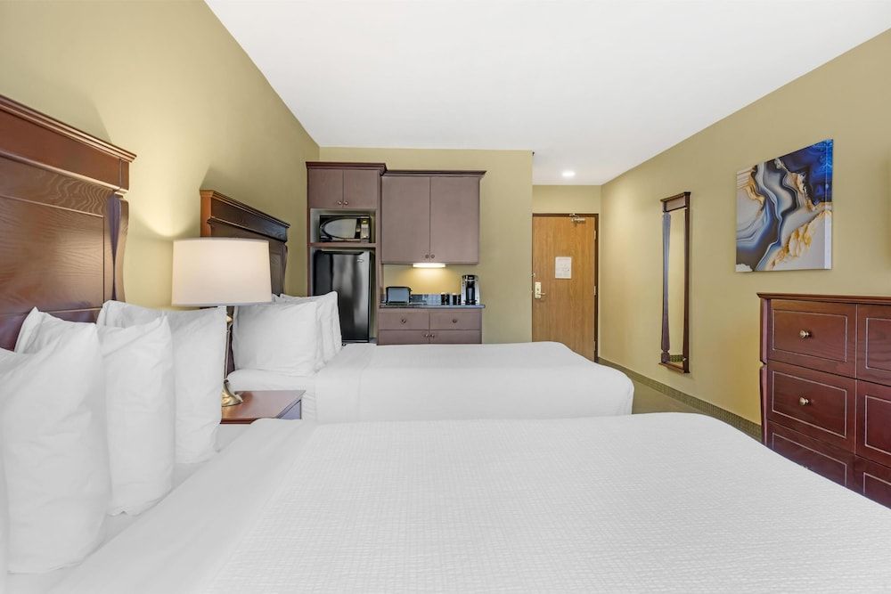 Suite, 2 Queen Beds, Non Smoking, Kitchenette