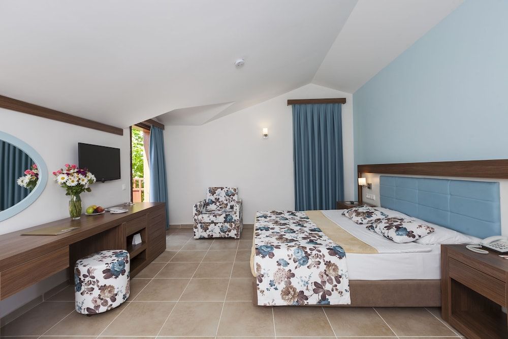 Club Tuana Fethiye Deluxe Room 8