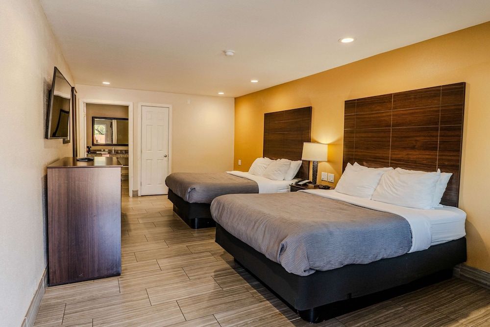 Suite, Multiple Beds, Non Smoking
