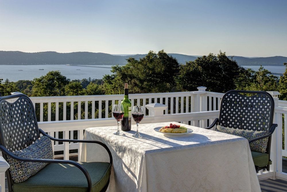 Tarrytown House Estate King Mansion Sun Deck, 1 Queen Bed 3