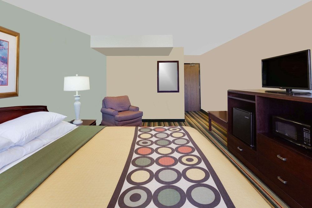 Suite, 1 King Bed, Non Smoking, Kitchen