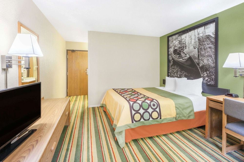 Standard Room, 1 Queen Bed
