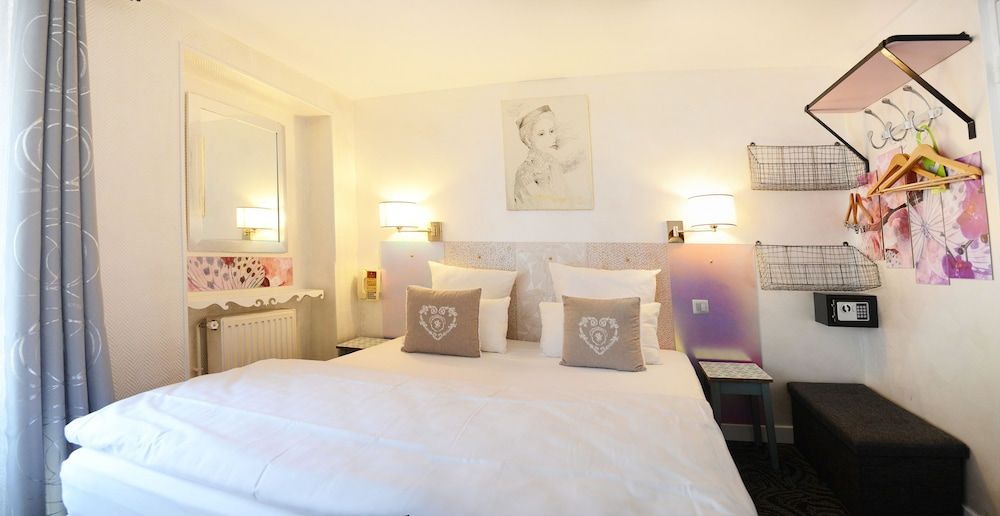 Hotel Malar Standard Double Room 4