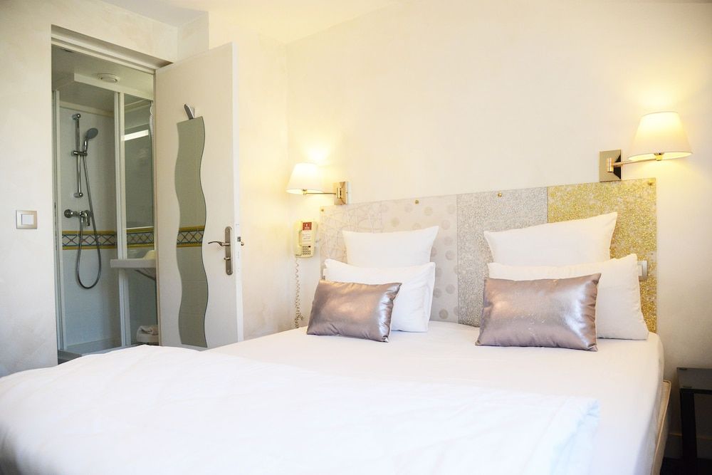 Hotel Malar Standard Double Room 8