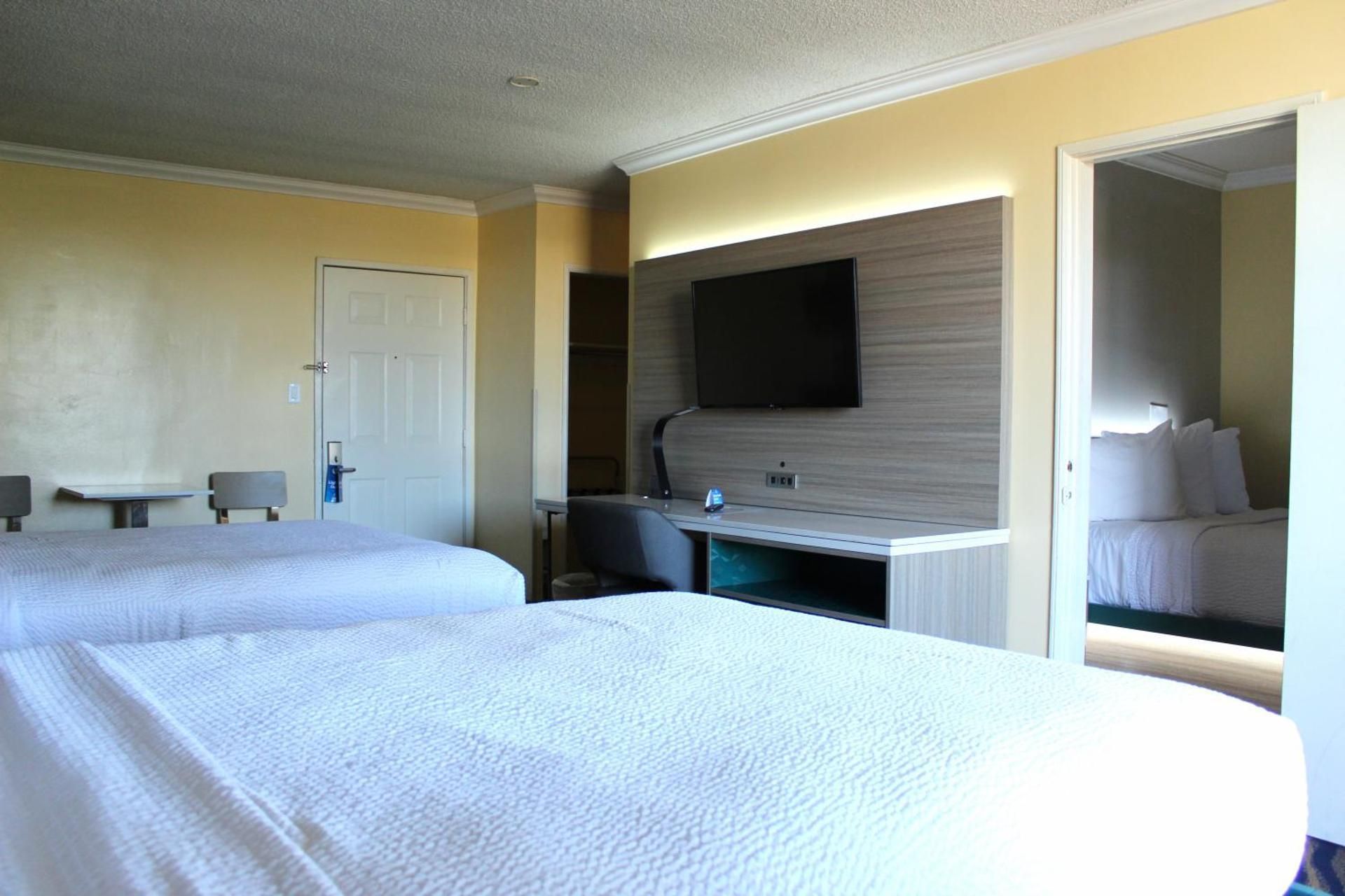 Suite - Mobility Access/Non-Smoking