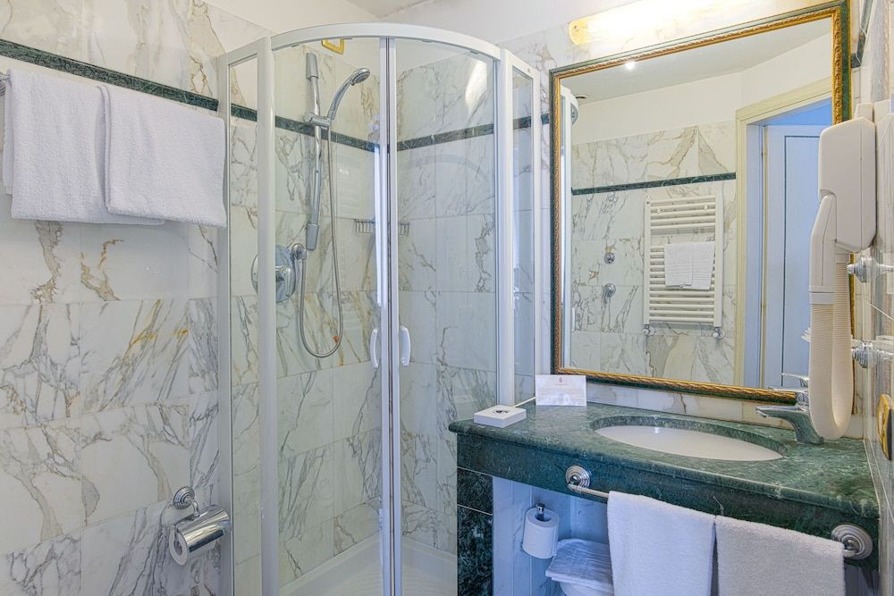 Hotel Donatello Classic Double Room 8