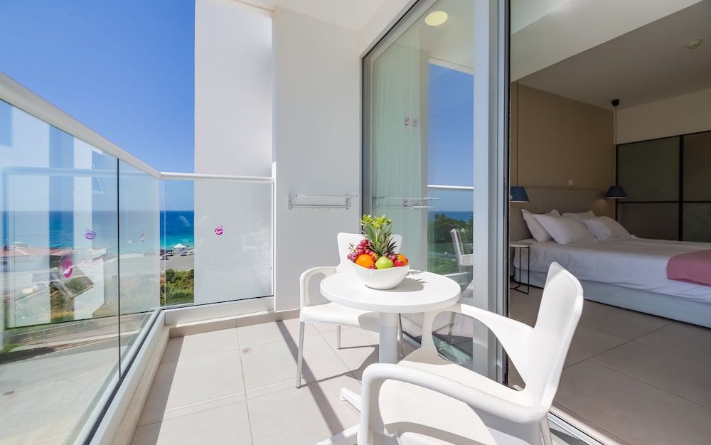 Superior Double Room, Partial Sea View