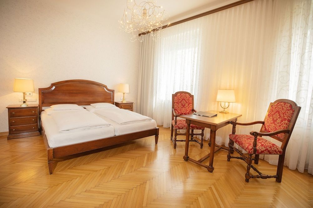 Hotel Gollner Double Room Classic Deluxe 2